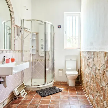 Lovely In With Kitchen Holiday home *